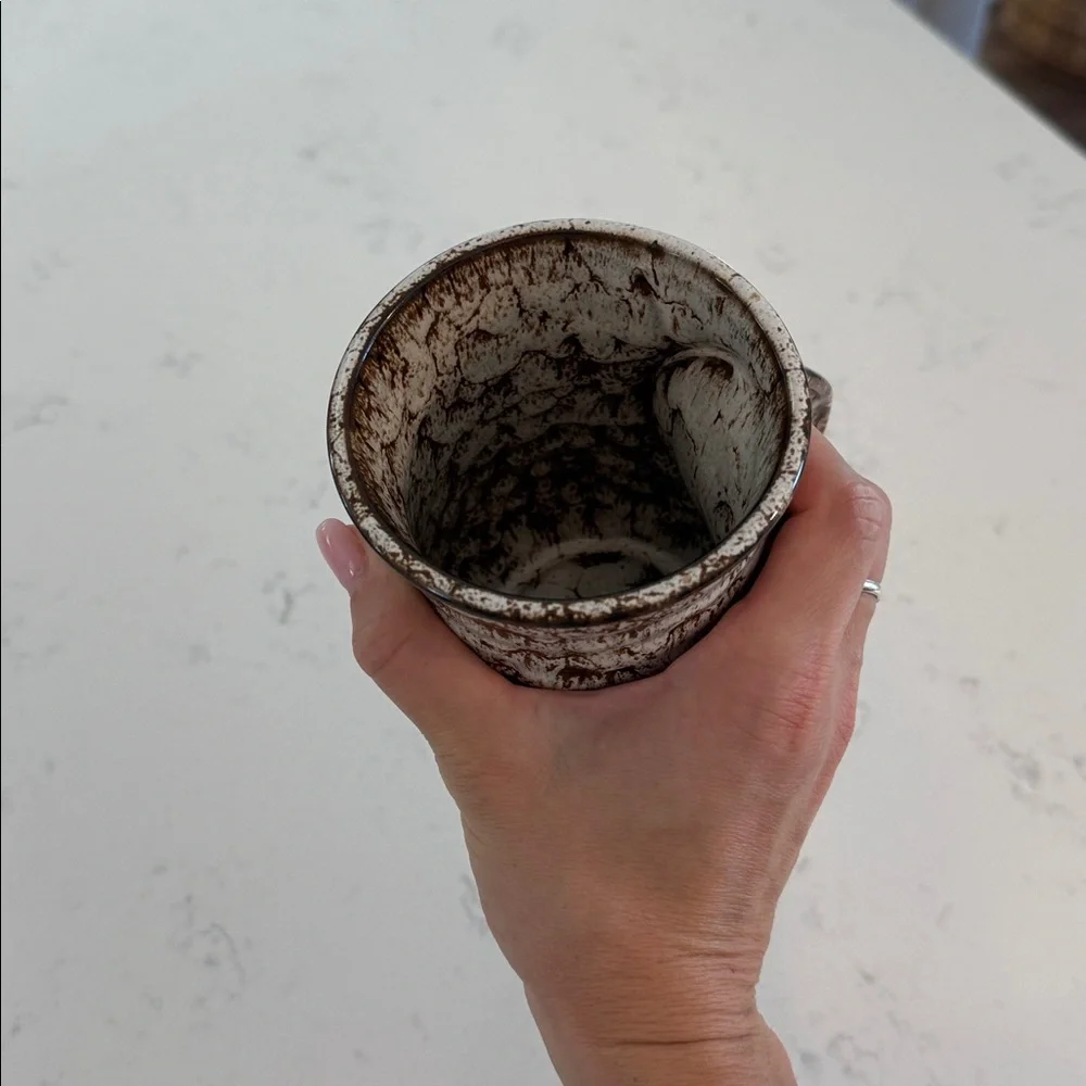 Hand-warming Ceramic Mug (Brown/Cream) - Picture 4 of 5
